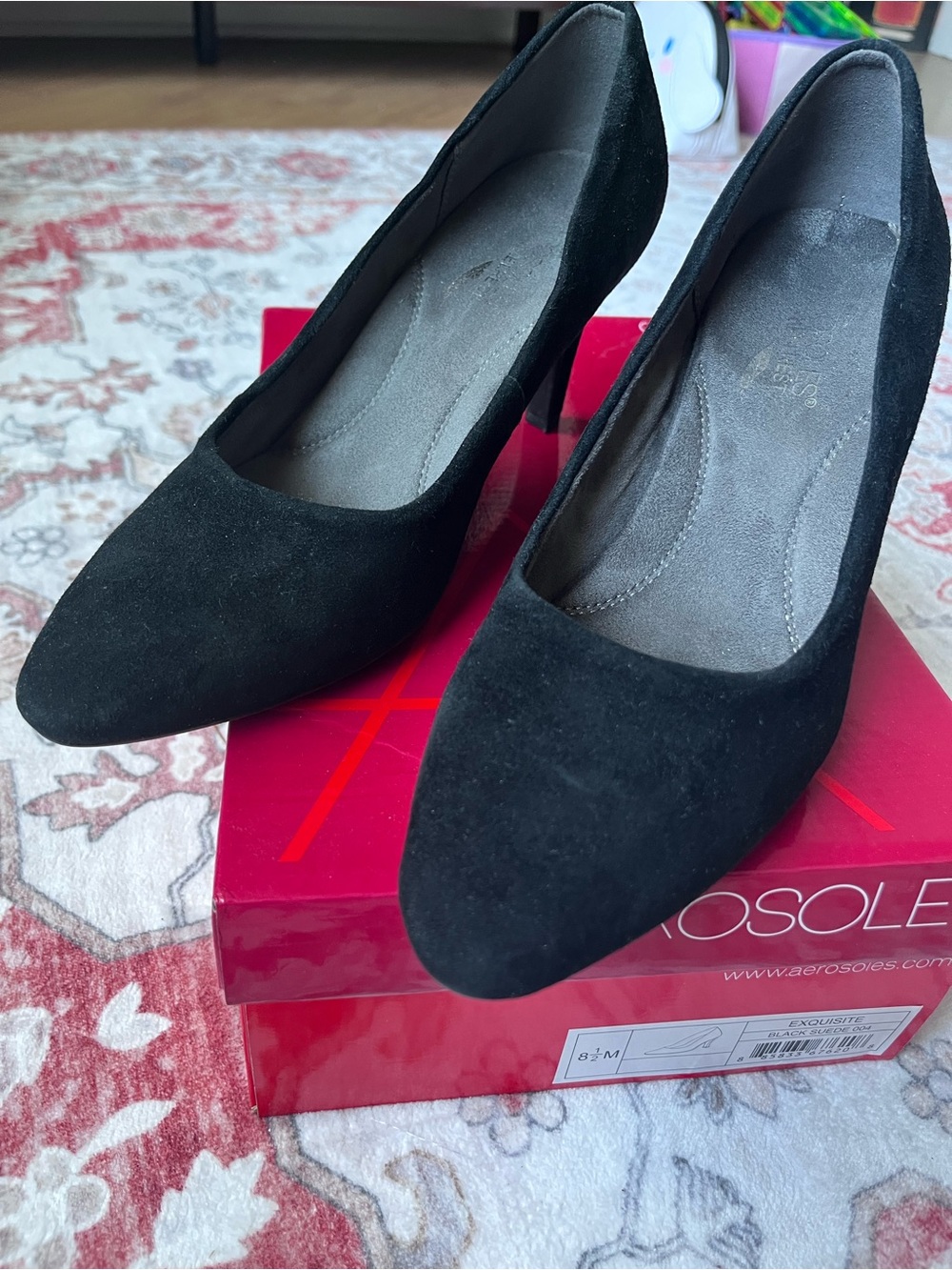 AEROSOLES Black Suede Pointed Toe Heels